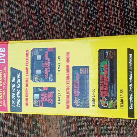 ZooMed Reptisun 10.0 UVB 13 Watt Desert Mini Compact Fluorescent Bulb. - Picture 4 of 7